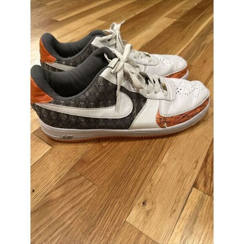 NIKE AIR FORCE ONE. Custom Orange/gray. EXCELLENT CONDITION